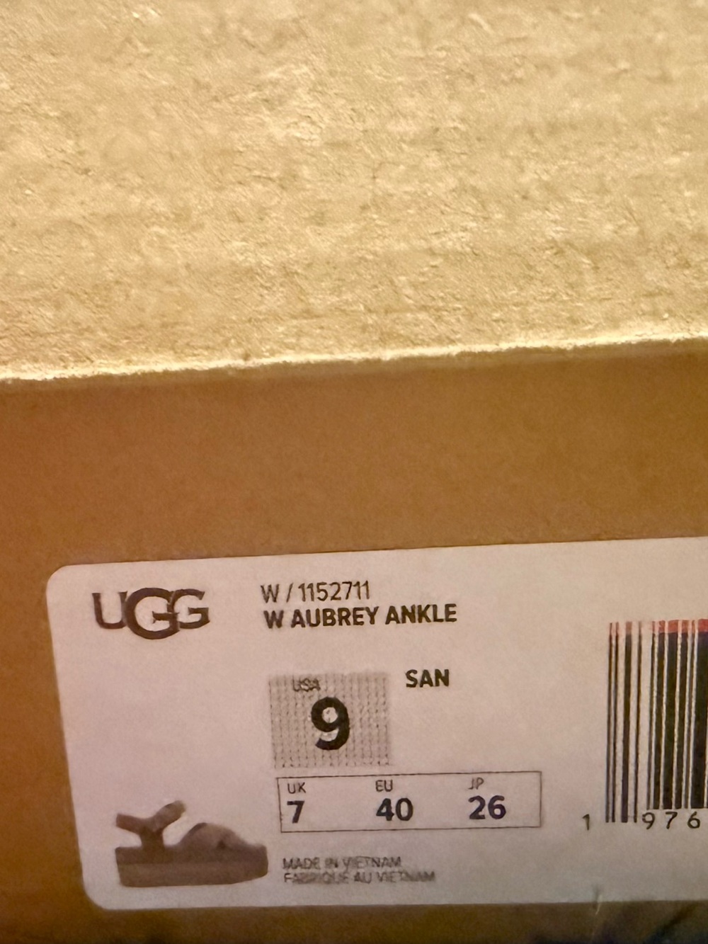 UGG Sand W Aubrey Ankle Sandal in Sand